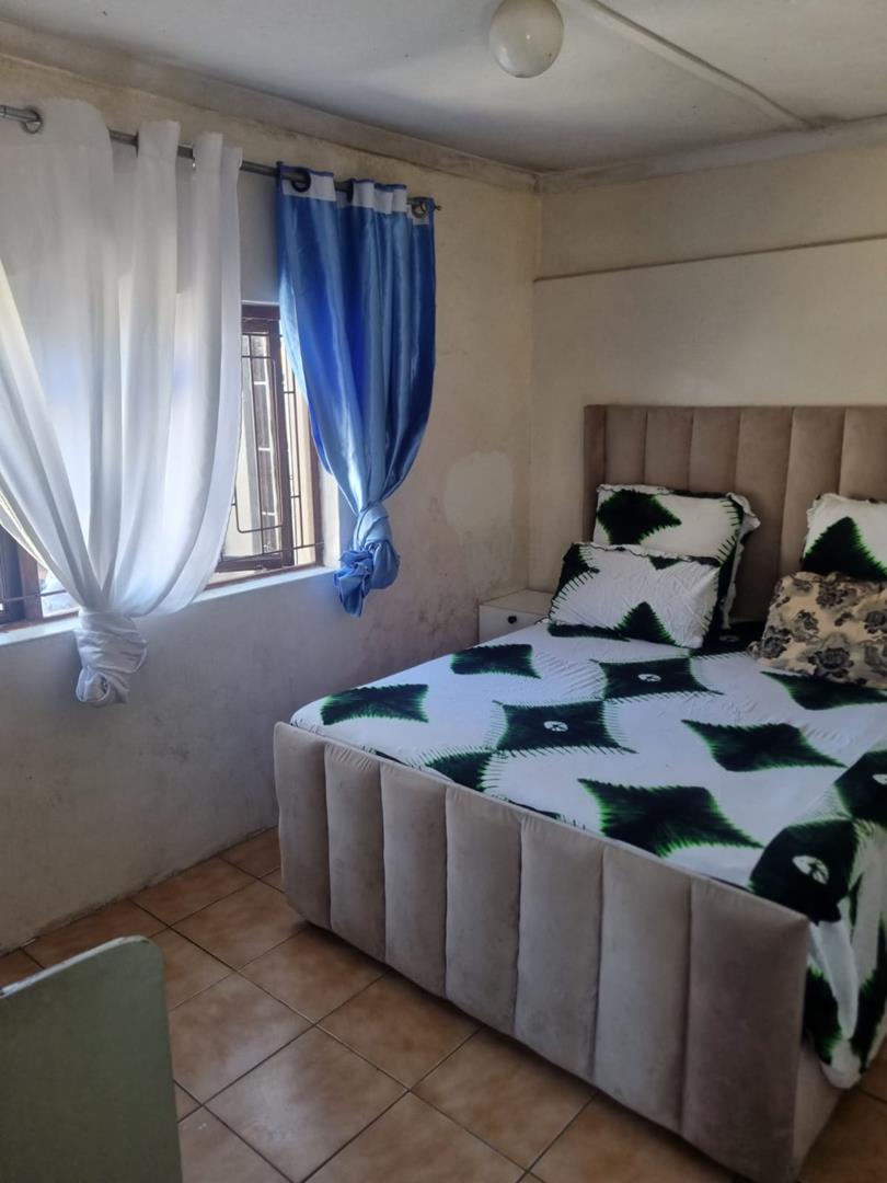 6 Bedroom Property for Sale in Bellville South Western Cape
